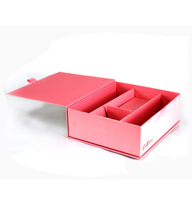 パーソナライズ可能な色彩豊かな紙 心形 ギフトボックス 塗装仕上げ