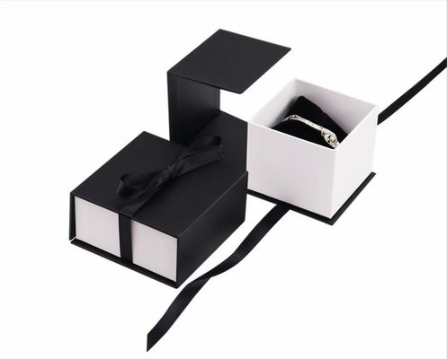 紙の結婚指輪ホルダーボックス 宝石 硬い紙箱 蓋付き