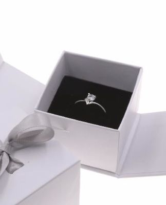 紙の結婚指輪ホルダーボックス 宝石 硬い紙箱 蓋付き