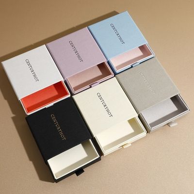 高級ジュエリーボックス包装 カスタムロゴ パーソナライズされたジュエリーギフトボックス エレガントでハイエンドな女性用ジュエリー包装箱