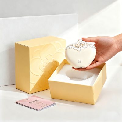 女性用カスタムユニーク50ml香水ギフトセットボックス ピンク色のリジッド蓋とベースボックス アロマセラピー包装 紙製