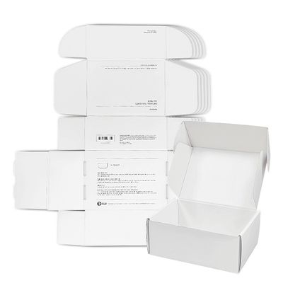 ファッションスタイル 正角形メール紙箱 白い靴と服装 送料箱