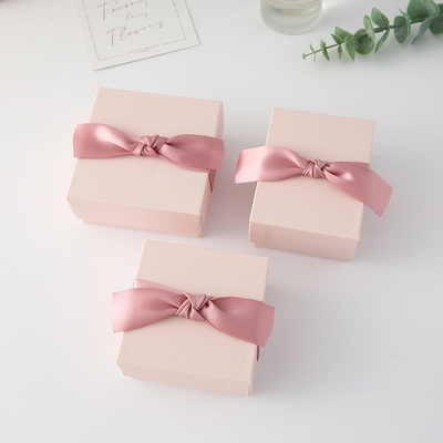 オーダーメイド 可愛い赤ん坊 ピンク 宝石箱 ロゴ付き リング ネックレス イヤリング ブレスレット パッケージ 紙
