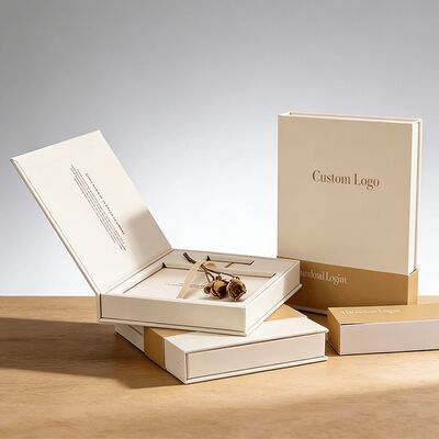 カスタムロゴ ファッションエヴァ 硬紙 スポーツカードのための磁気ギフトパッケージボックス